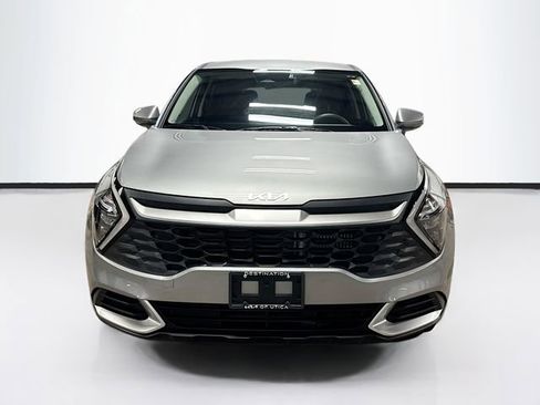 Used 2023 Kia Sportage LX image 2