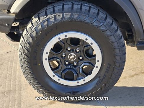 Used 2023 Ford Bronco Badlands image 9
