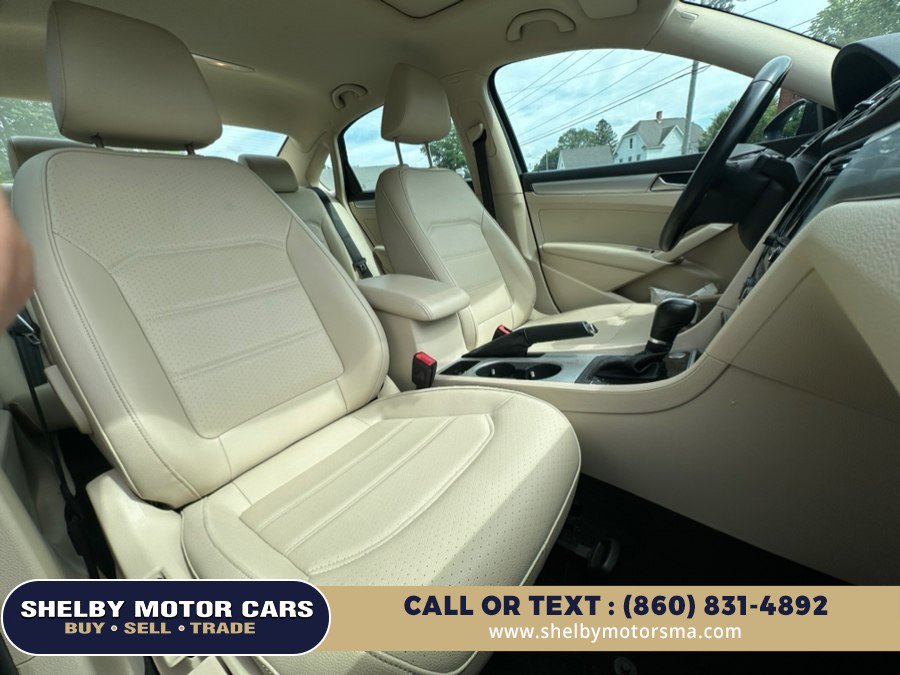 Used 2019 Volkswagen Passat 2.0T Wolfsburg w/ Wheels & Sunroof Package FWD image 16