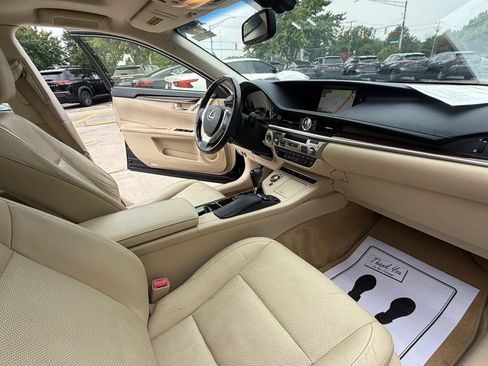 Used 2015 Lexus ES 350 w/ Luxury Package FWD image 13