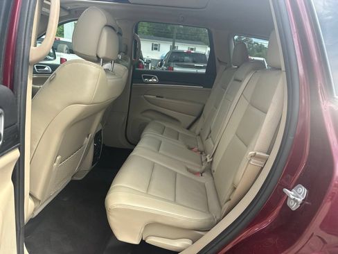 Used 2019 Jeep Grand Cherokee Limited w/ Luxury Group II AWD/4WD image 31