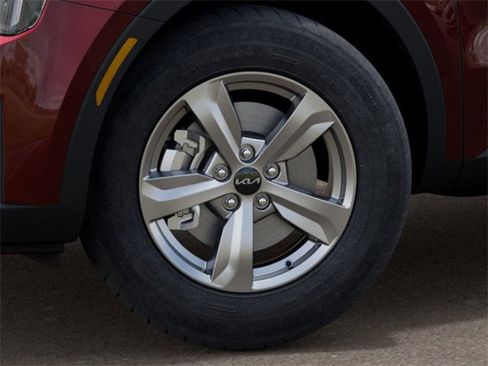 New 2025 Kia Sorento LX image 10
