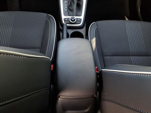 Certified 2025 Hyundai Venue Limited image 17