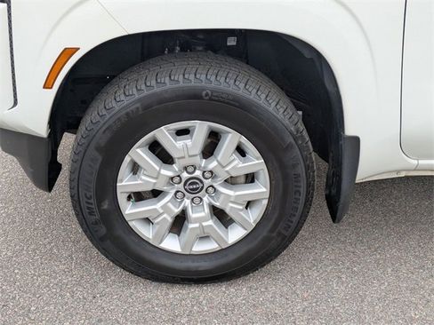 Used 2023 Nissan Frontier SV w/ Tow Package image 10