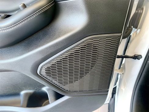 Used 2023 Jeep Grand Cherokee Laredo image 14