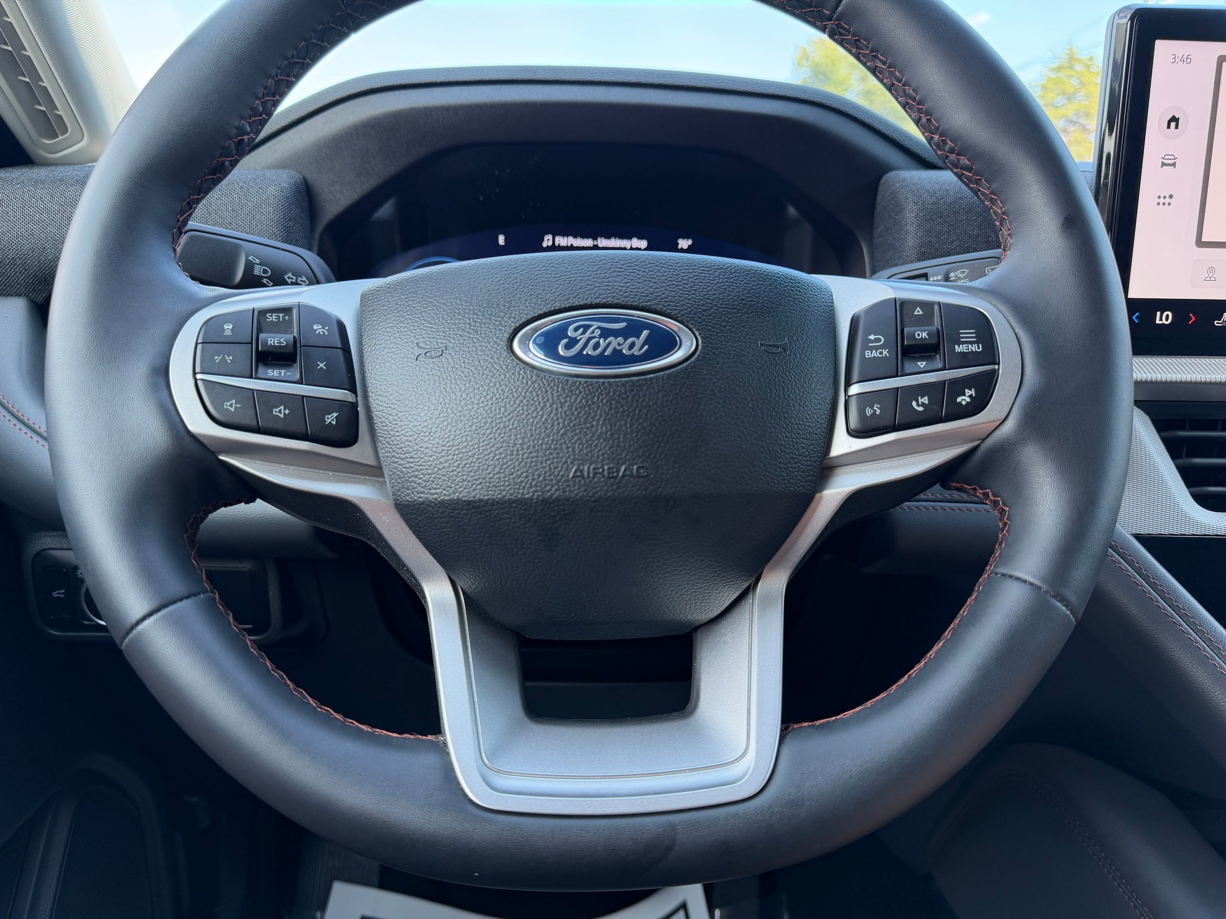 Used 2025 Ford Explorer Active AWD/4WD image 20