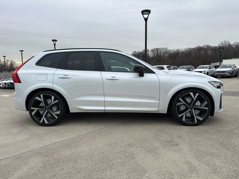 New 2026 Volvo XC60 B5 Ultra w/ Climate Package image 8