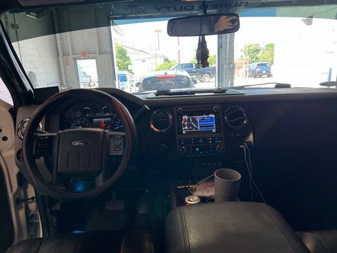 Used 2012 Ford F250 Lariat w/ Lariat Ultimate Pkg AWD/4WD image 6