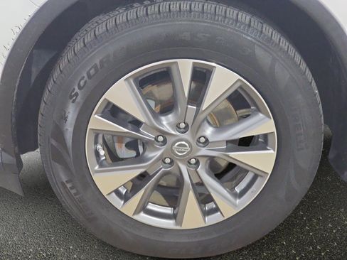 Used 2017 Nissan Murano SV w/ Premium Package FWD image 31