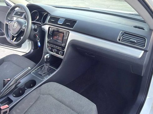 Used 2018 Volkswagen Passat 2.0T S FWD image 22
