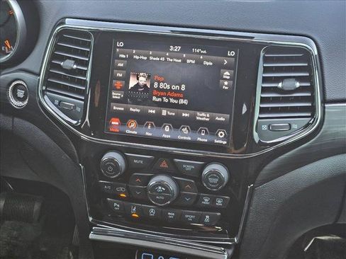 Used 2020 Jeep Grand Cherokee Altitude RWD image 18
