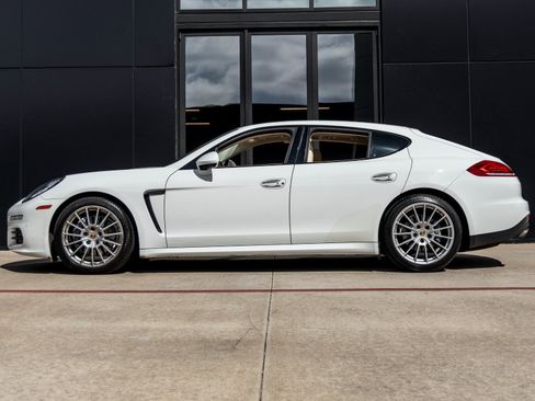 Used 2016 Porsche Panamera Edition image 2