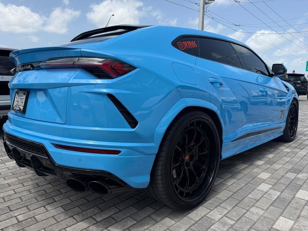 Used 2022 Lamborghini Urus AWD/4WD image 9