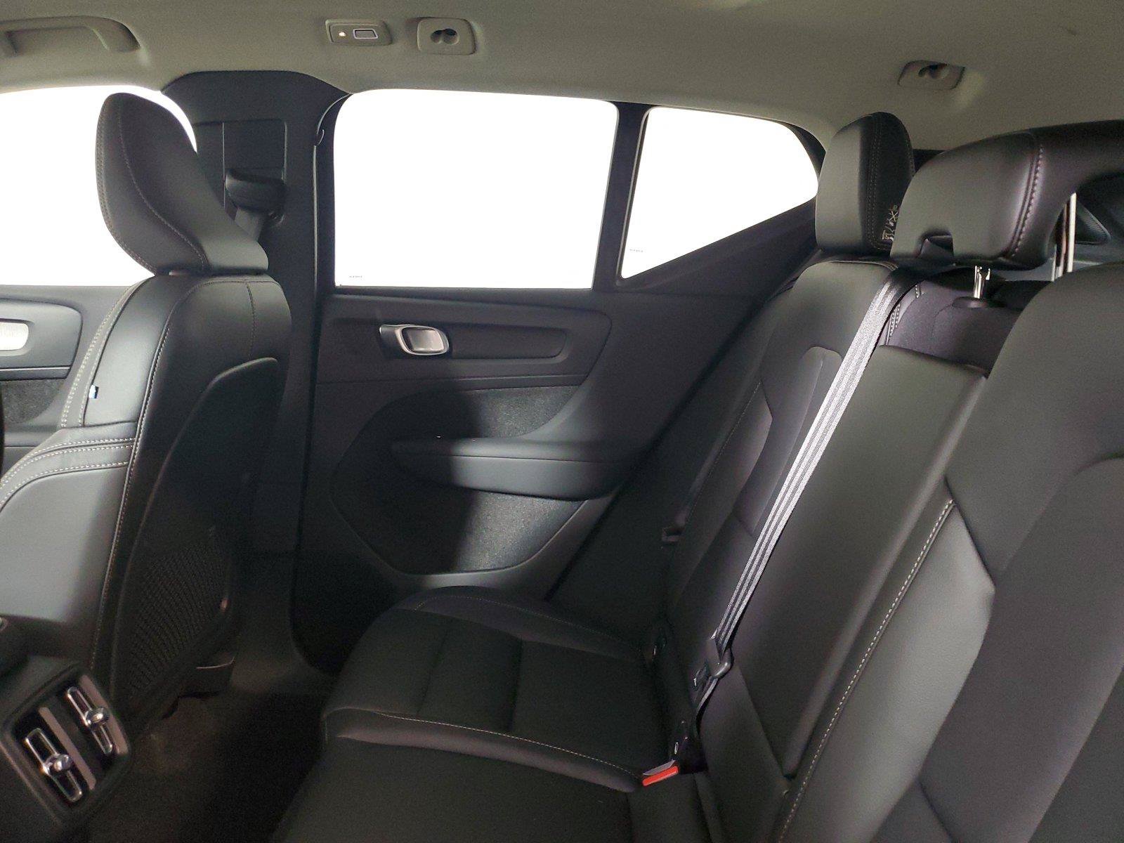 Certified 2026 Volvo XC40 B5 Plus AWD/4WD image 12