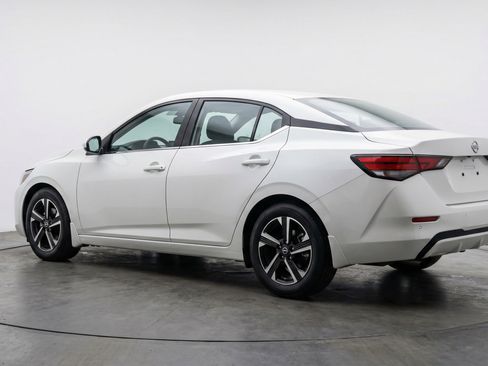 Used 2025 Nissan Sentra SV image 6