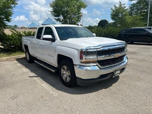 Used 2018 Chevrolet Silverado 1500 LT AWD/4WD image 3
