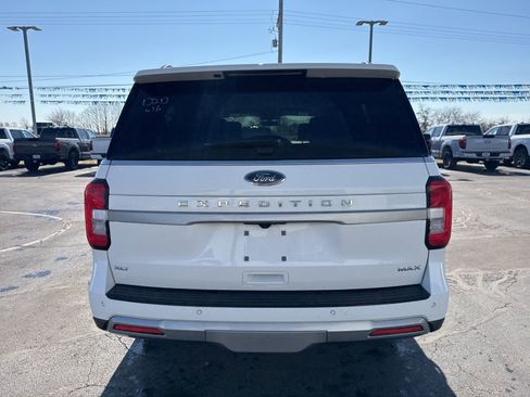 Used 2024 Ford Expedition Max XLT image 5