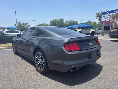 Used 2017 Ford Mustang Coupe RWD image 3