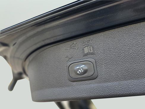 Used 2019 Ford Escape SEL image 13