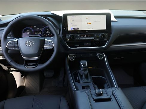 New 2026 Toyota Grand Highlander AWD image 15