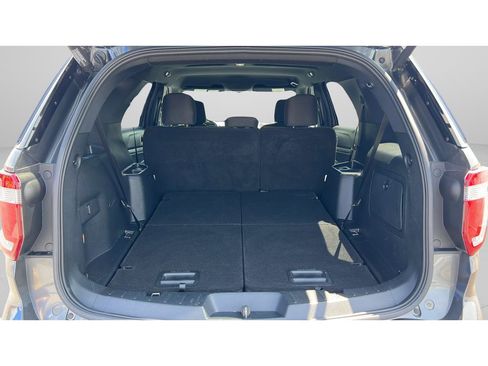 Used 2018 Ford Explorer XLT w/ Equipment Group 201A AWD/4WD image 10