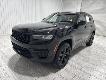 Used 2023 Jeep Grand Cherokee Altitude