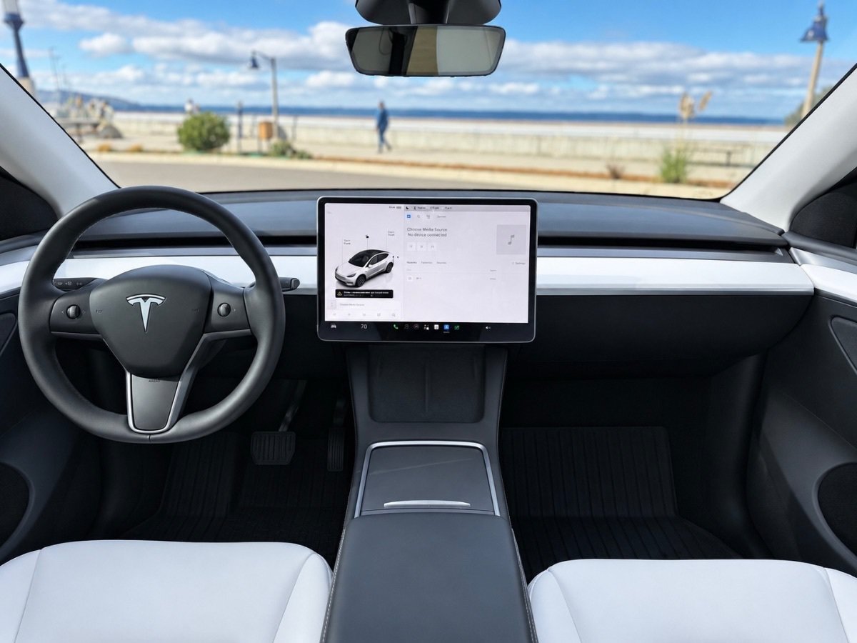 Used 2022 Tesla Model Y Long Range AWD/4WD image 19