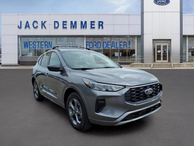 Certified 2024 Ford Escape ST-Line w/ Tech Pack #1 AWD/4WD image 1