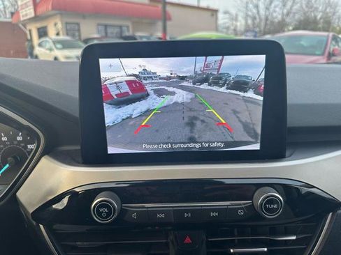 Used 2020 Ford Escape SE image 22