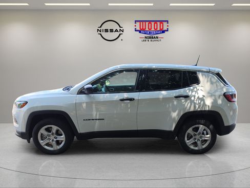 Used 2023 Jeep Compass Sport AWD/4WD image 5