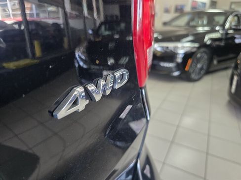 Used 2018 Ford Explorer Limited AWD/4WD image 38