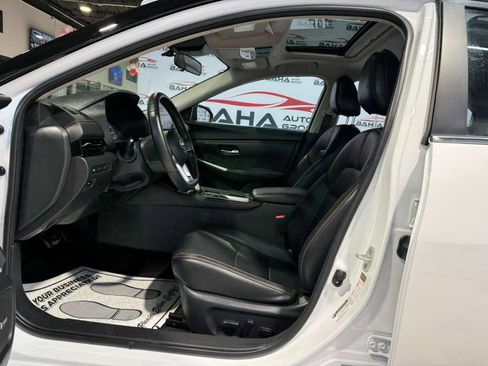 Used 2025 Nissan Sentra SR w/ SR Premium Package image 28