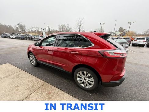 Used 2024 Ford Edge Titanium image 3
