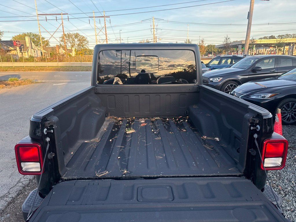 Used 2023 Jeep Gladiator Sport AWD/4WD image 21