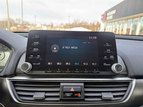 Used 2018 Honda Accord LX image 17