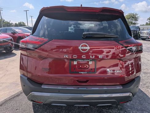 Used 2023 Nissan Rogue SL AWD/4WD image 3