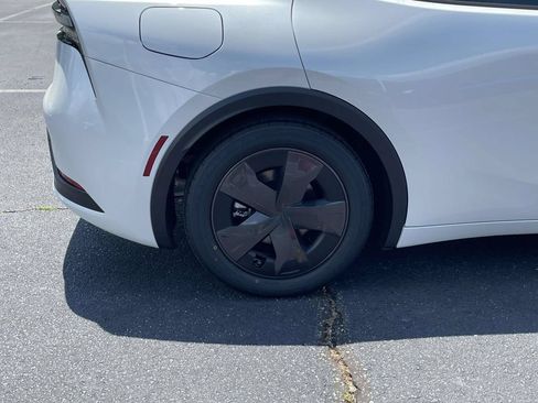 New 2026 Toyota Prius Plug-In Hybrid FWD image 10