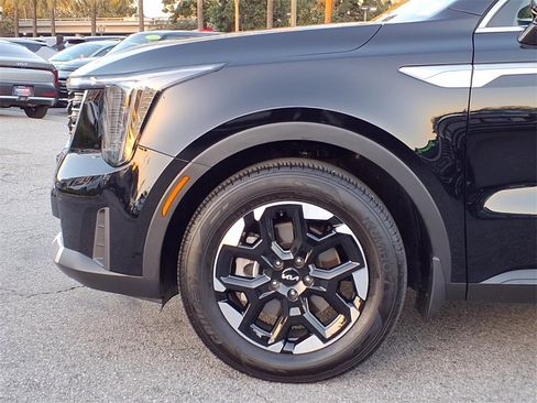 Used 2025 Kia Sorento S image 15