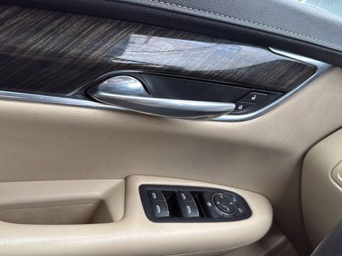 Used 2017 Cadillac XT5 FWD image 22