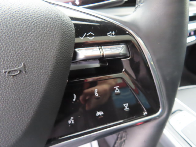 Used 2024 Cadillac Lyriq Luxury AWD/4WD image 17