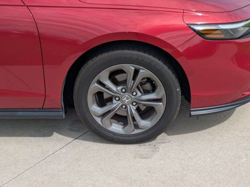 Used 2024 Honda Accord EX image 11