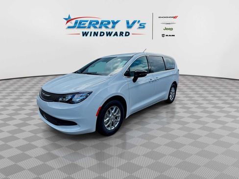 New 2026 Chrysler Voyager LX FWD image 4