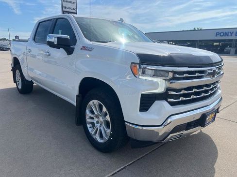 Used 2024 Chevrolet Silverado 1500 LTZ AWD/4WD image 3