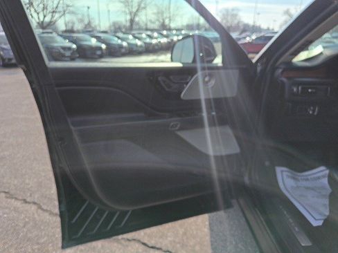 Used 2020 Lincoln Aviator Reserve w/ Equipment Group 202A image 10