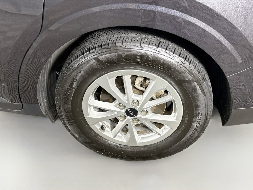 Used 2022 Kia Carnival LX FWD image 36