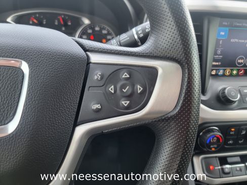 Used 2022 GMC Acadia SLE w/ LPO, Floor Liner Package FWD image 20
