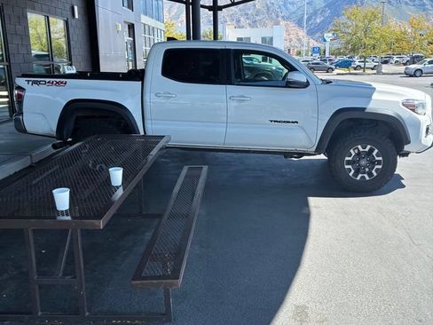 Used 2021 Toyota Tacoma TRD Off-Road w/ Blackout Package (TMS) AWD/4WD image 22