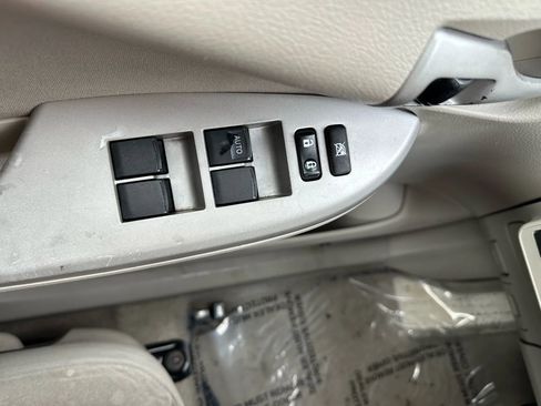 Used 2012 Toyota Corolla LE image 35