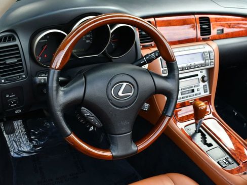 Used 2005 Lexus SC 430 Convertible image 50