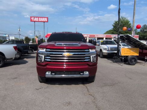 Used 2021 Chevrolet Silverado 2500 High Country w/ Z71 Off-Road Package AWD/4WD image 3